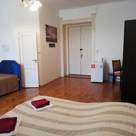 Ferdinand Apartments Medias Ngoại thất bức ảnh