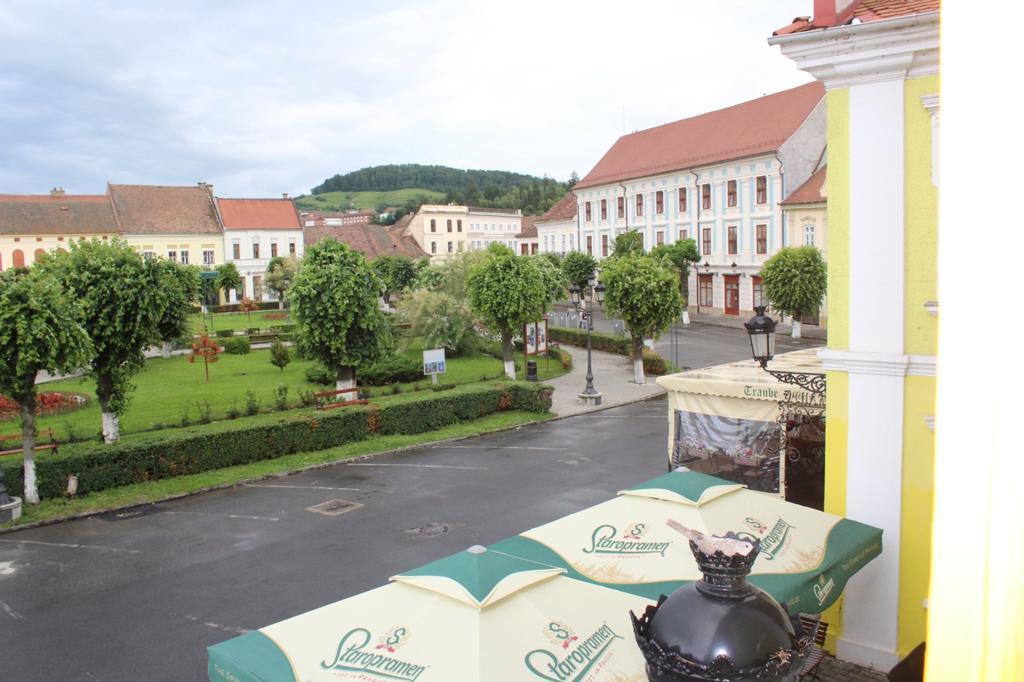 Ferdinand Apartments Medias Ngoại thất bức ảnh