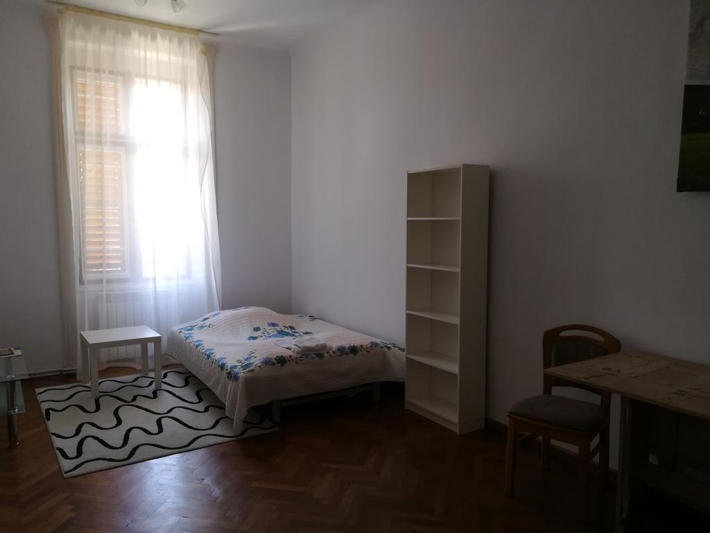 Ferdinand Apartments Medias Ngoại thất bức ảnh