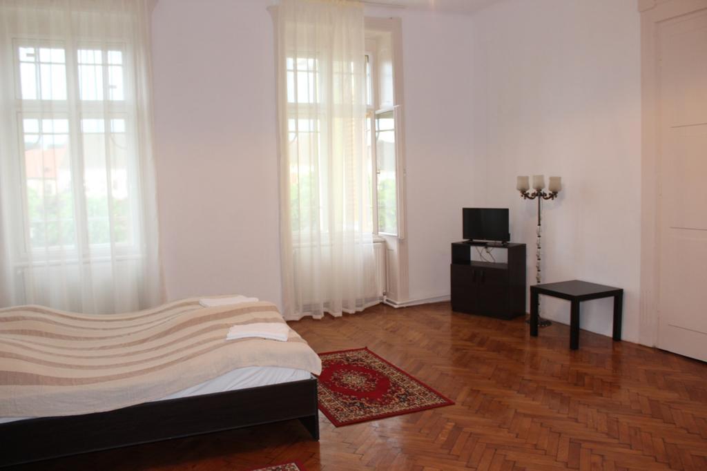 Ferdinand Apartments Medias Ngoại thất bức ảnh