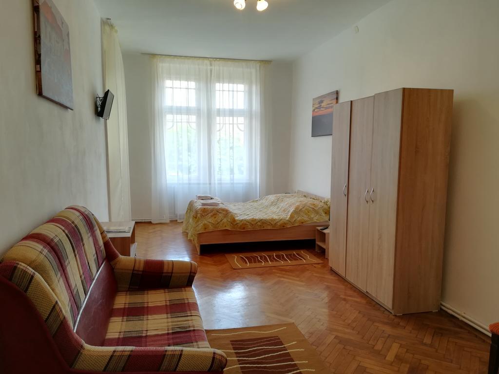 Ferdinand Apartments Medias Ngoại thất bức ảnh